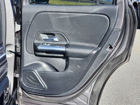 Used 2023 Mercedes-Benz GLA 250 4MATIC image 30