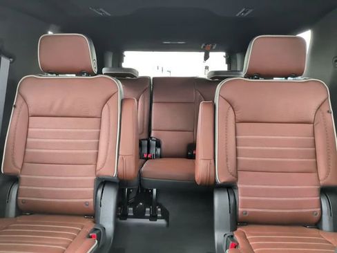 Used 2023 GMC Yukon Denali Ultimate AWD/4WD image 25