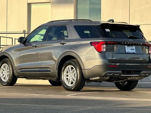 New 2026 Ford Explorer Active w/ Active Comfort Package image 5