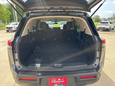 Used 2024 Nissan Pathfinder SV FWD image 20