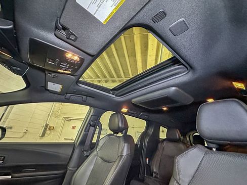 Used 2026 Toyota Sienna Platinum AWD/4WD image 29