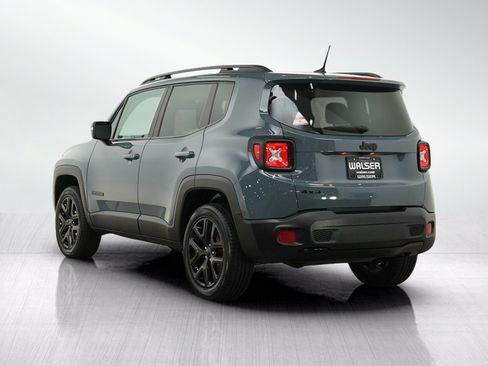Used 2017 Jeep Renegade Altitude AWD/4WD image 3