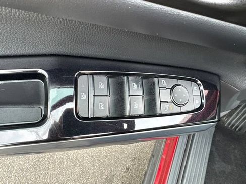 Used 2022 Nissan Pathfinder SL w/ SL Premium Package AWD/4WD image 8