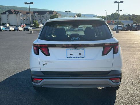 Used 2025 Hyundai Tucson SE AWD/4WD image 8