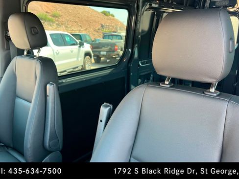 Used 2025 Mercedes-Benz Sprinter 2500 image 16