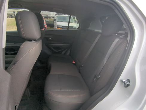 Used 2022 Chevrolet Trax LS w/ Tint and Cruise Package image 26