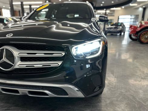 Used 2021 Mercedes-Benz GLC 300 4MATIC w/ Premium Package image 9