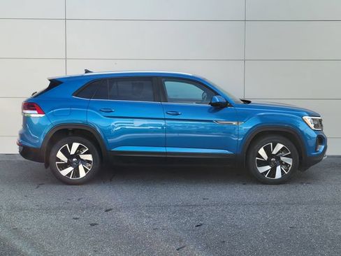 Used 2024 Volkswagen Atlas Cross Sport SE AWD/4WD image 5