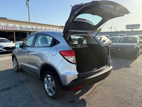 Used 2019 Honda HR-V LX image 12
