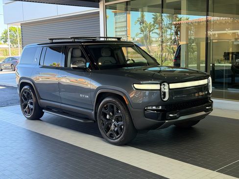 Used 2024 Rivian R1S Adventure Dual AWD/4WD image 4