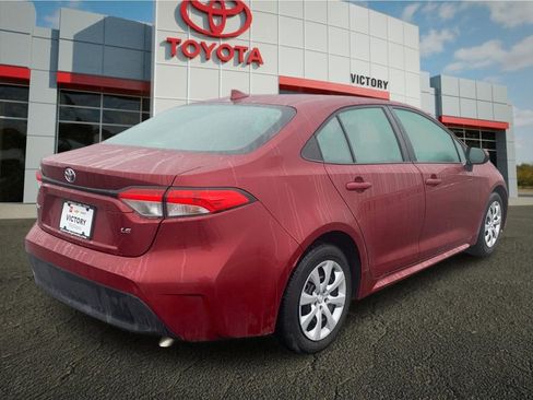Used 2025 Toyota Corolla LE image 3