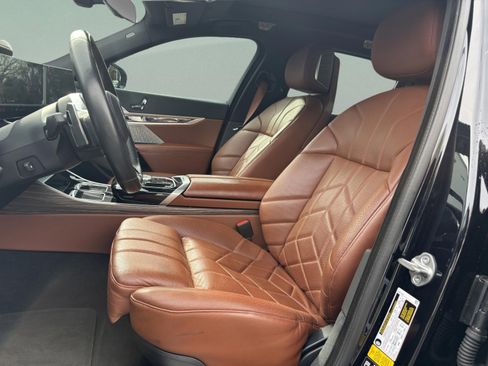 Used 2023 BMW 760i xDrive w/ Luxury Rear Seating Package image 16