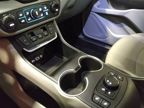 Used 2020 GMC Terrain SLT w/ Preferred Package image 26