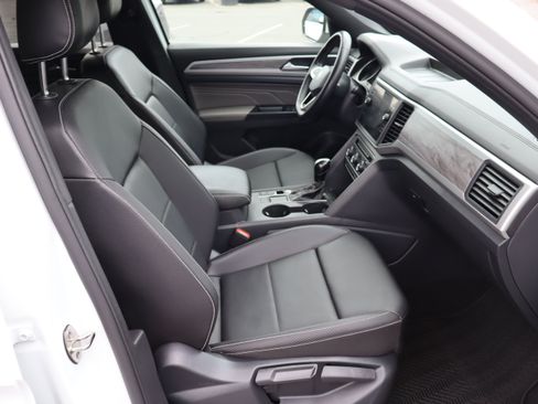 Used 2021 Volkswagen Atlas Cross Sport SE FWD image 36