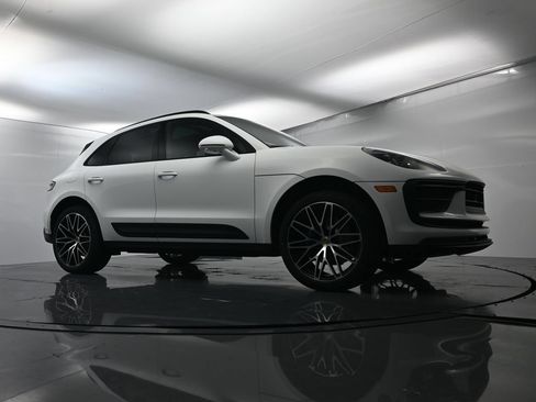 Certified 2026 Porsche Macan AWD/4WD image 54