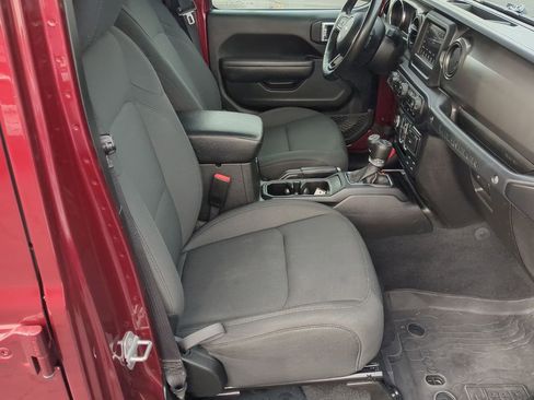 Used 2022 Jeep Wrangler Unlimited Sport image 18