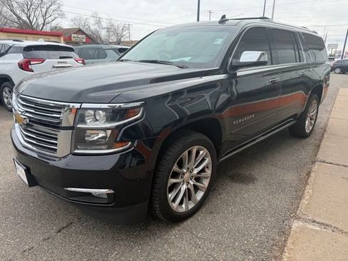 Used 2019 Chevrolet Suburban Premier w/ Premier Plus Edition AWD/4WD image 3