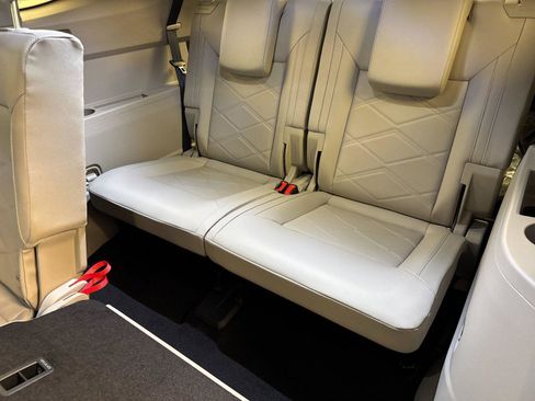 New 2026 Volkswagen Atlas SE image 14