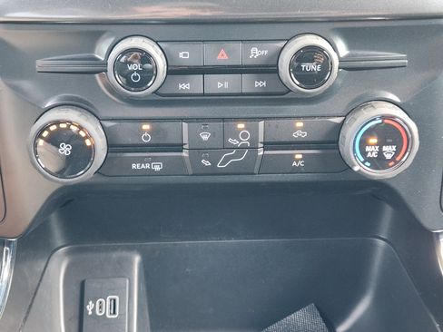 Used 2025 Ford F150 STX w/ Equipment Group 200A RWD image 19