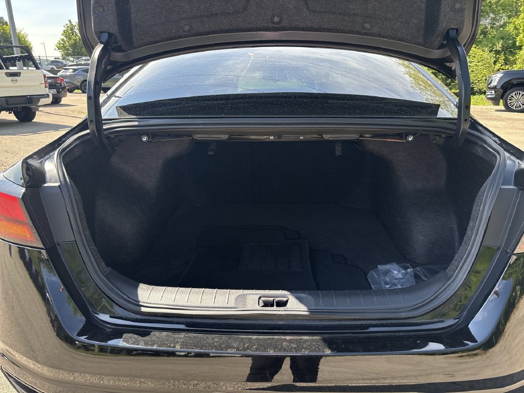Certified 2025 Nissan Altima 2.5 SV FWD image 16