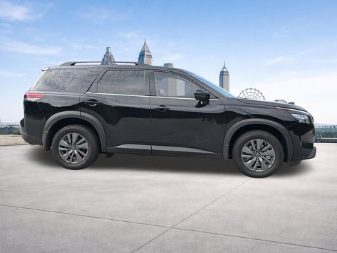 Certified 2025 Nissan Pathfinder SV w/ SV Premium Package AWD/4WD image 31