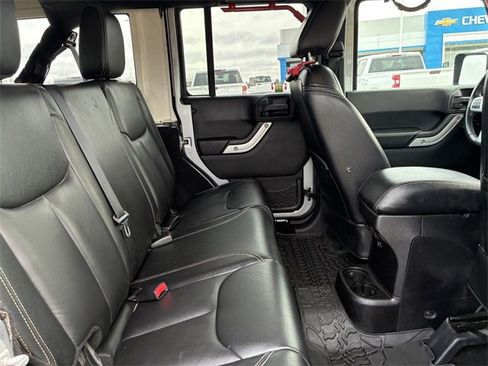 Used 2016 Jeep Wrangler Unlimited Rubicon image 20