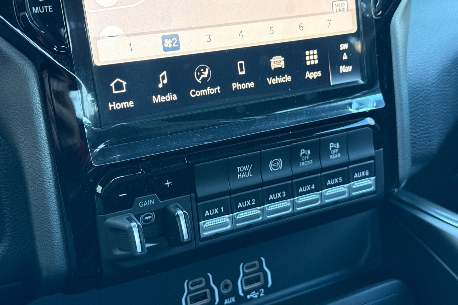 New 2026 RAM 3500 Big Horn AWD/4WD image 23