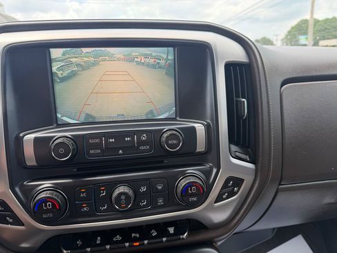 Used 2018 GMC Sierra 2500 SLT w/ Duramax Plus Package AWD/4WD image 17