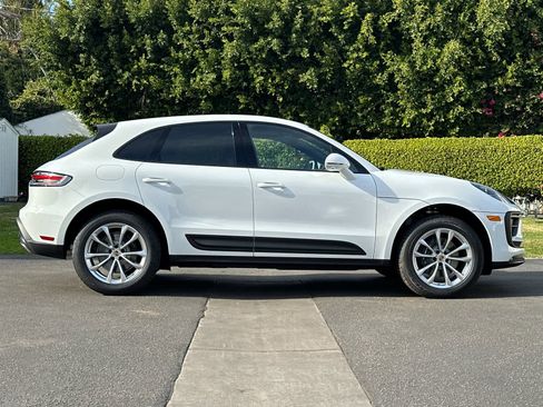 New 2026 Porsche Macan image 9