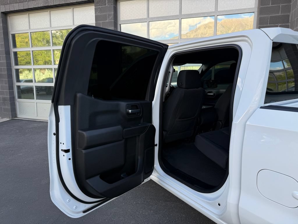 Used 2022 Chevrolet Silverado 1500 Custom w/ Safety Confidence Package AWD/4WD image 26