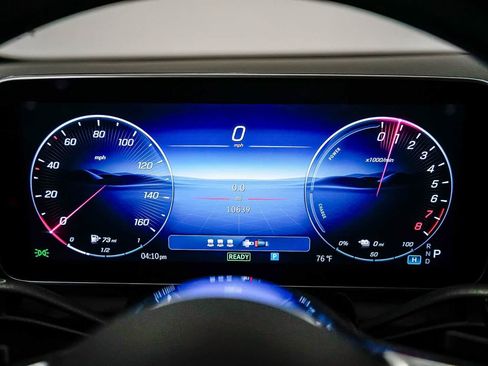 Used 2025 Mercedes-Benz GLC 350e GLC 350e image 24