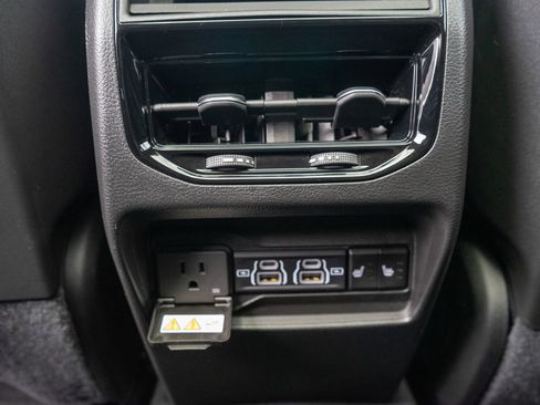 Used 2022 Jeep Grand Cherokee Limited 4xe w/ Luxury Tech Group II AWD/4WD image 34