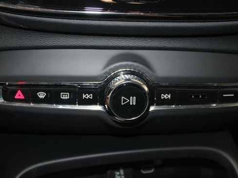 Used 2024 Volvo XC40 B5 Plus w/ Protection Package Premier AWD/4WD image 47