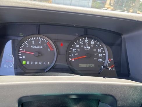 Used 2020 Isuzu NPR RWD image 11
