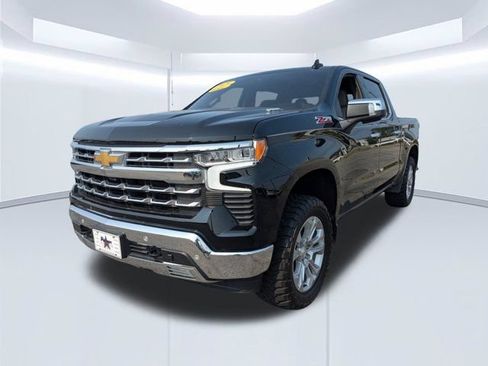 Used 2025 Chevrolet Silverado 1500 LTZ w/ LTZ Premium Package AWD/4WD image 6