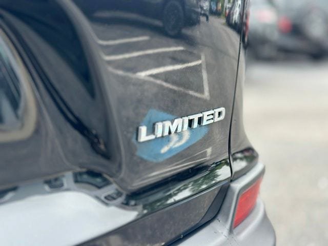 Used 2019 Jeep Cherokee Limited AWD/4WD image 19