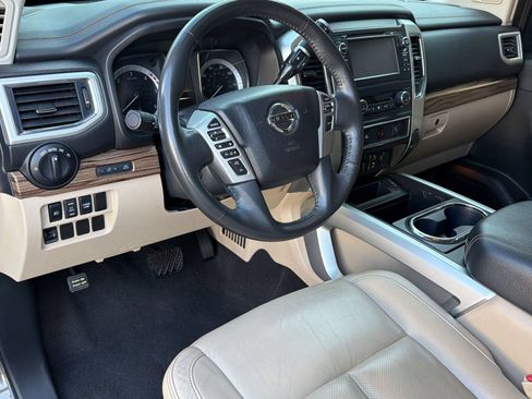 Used 2016 Nissan Titan SL RWD image 4