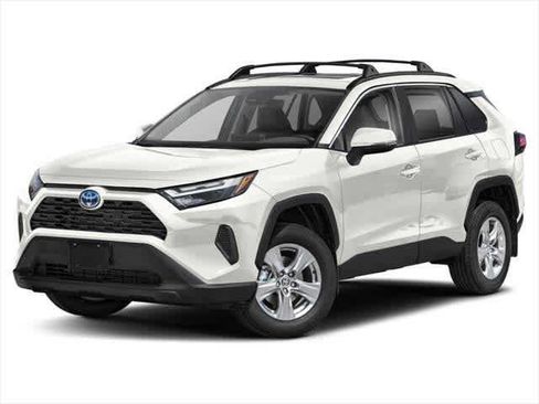 Used 2025 Toyota RAV4 XLE image 1