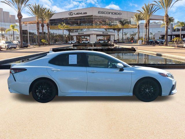 Used 2021 Toyota Camry XSE FWD image 4