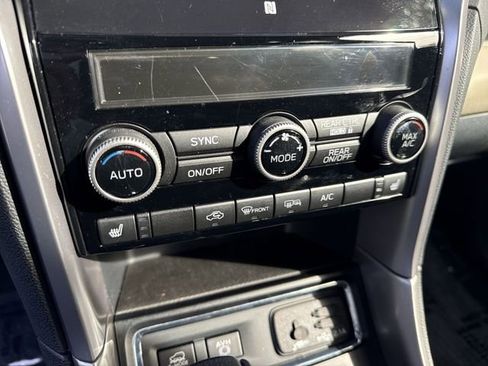 Used 2022 Subaru Ascent Limited w/ Technology Package AWD/4WD image 19