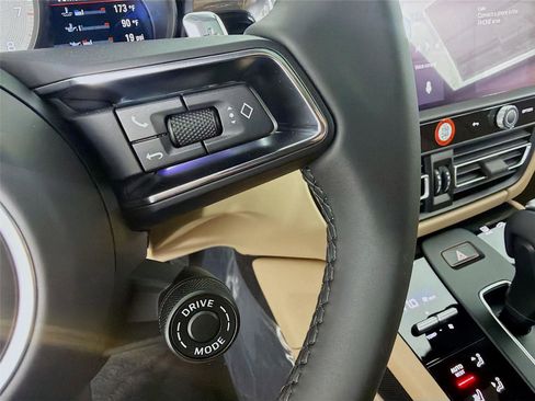 New 2026 Porsche Macan S image 14