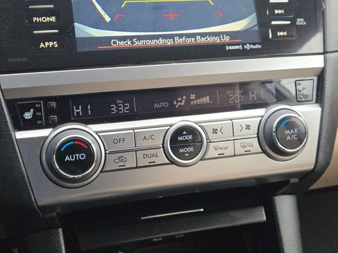 Used 2017 Subaru Outback 2.5i Premium image 24