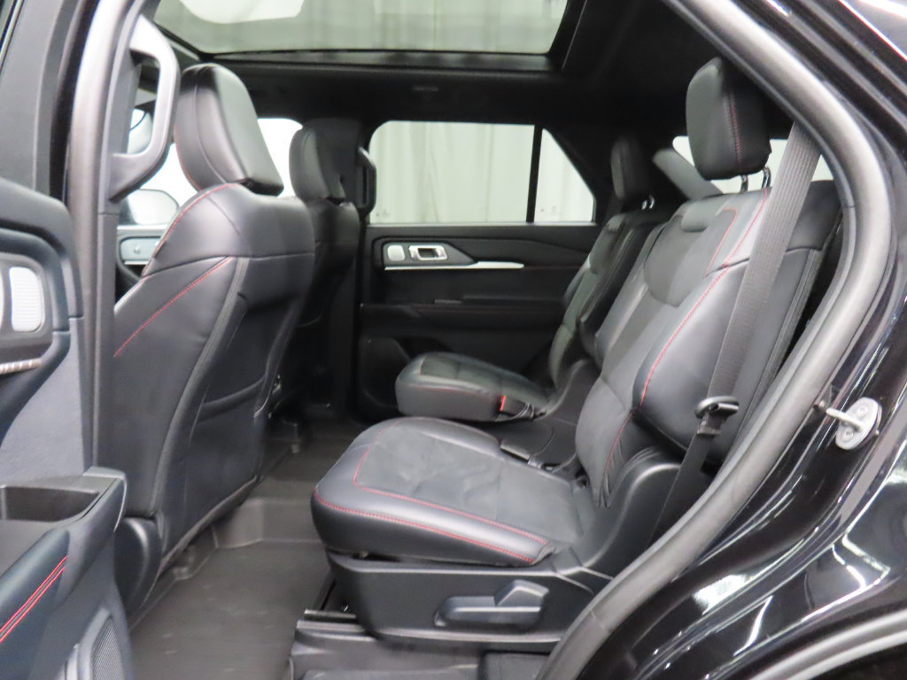 Used 2026 Ford Explorer ST AWD/4WD image 17
