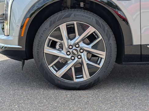 New 2026 Cadillac Optiq Luxury 1 w/ LPO, Floor Liner Package AWD/4WD image 7
