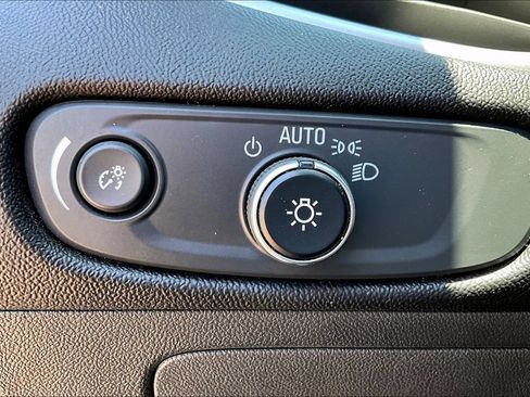 Used 2023 Chevrolet Malibu LT FWD image 31