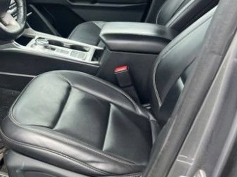 Used 2021 Ford Explorer XLT w/ Equipment Group 202A RWD image 11