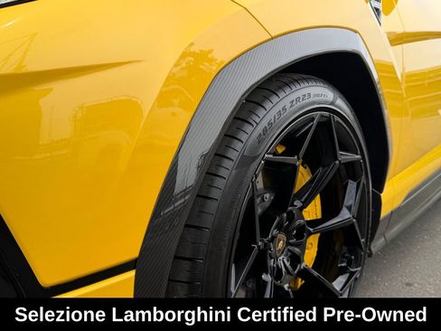 Used 2023 Lamborghini Urus Performante AWD/4WD image 13