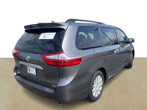 Used 2017 Toyota Sienna Limited Premium AWD/4WD image 4