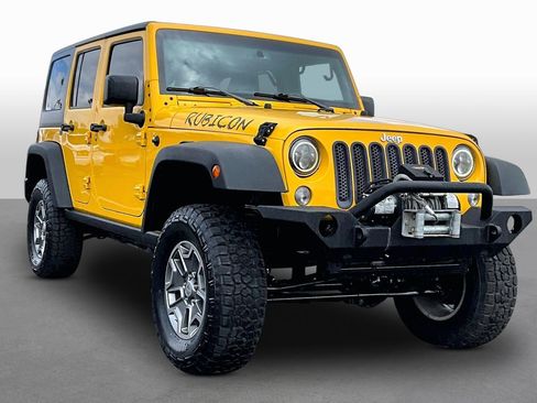 Used 2015 Jeep Wrangler Unlimited Rubicon w/ Connectivity Group image 10
