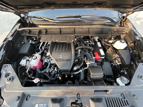 Used 2023 Toyota Highlander XSE FWD image 33